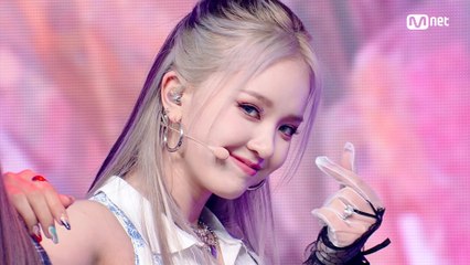 '핫이슈'의 파워 당당 에너지! 'ICONS' 무대