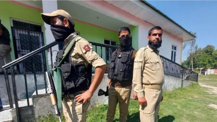 Jammu-Kashmir: Principal, teacher shot in Srinagar!