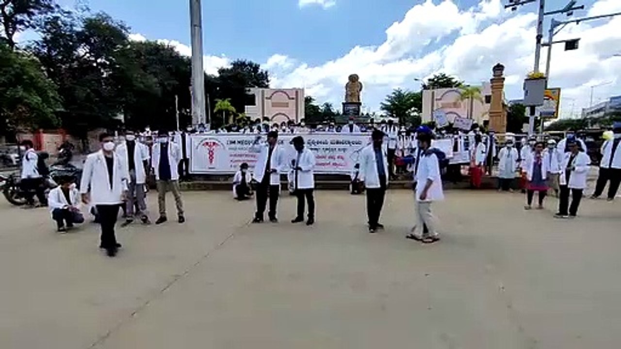 सरकार और प्रबंधन के बीच पिसते जेजेएम मेडिकल कॉलेज के हाउस सर्जन्स