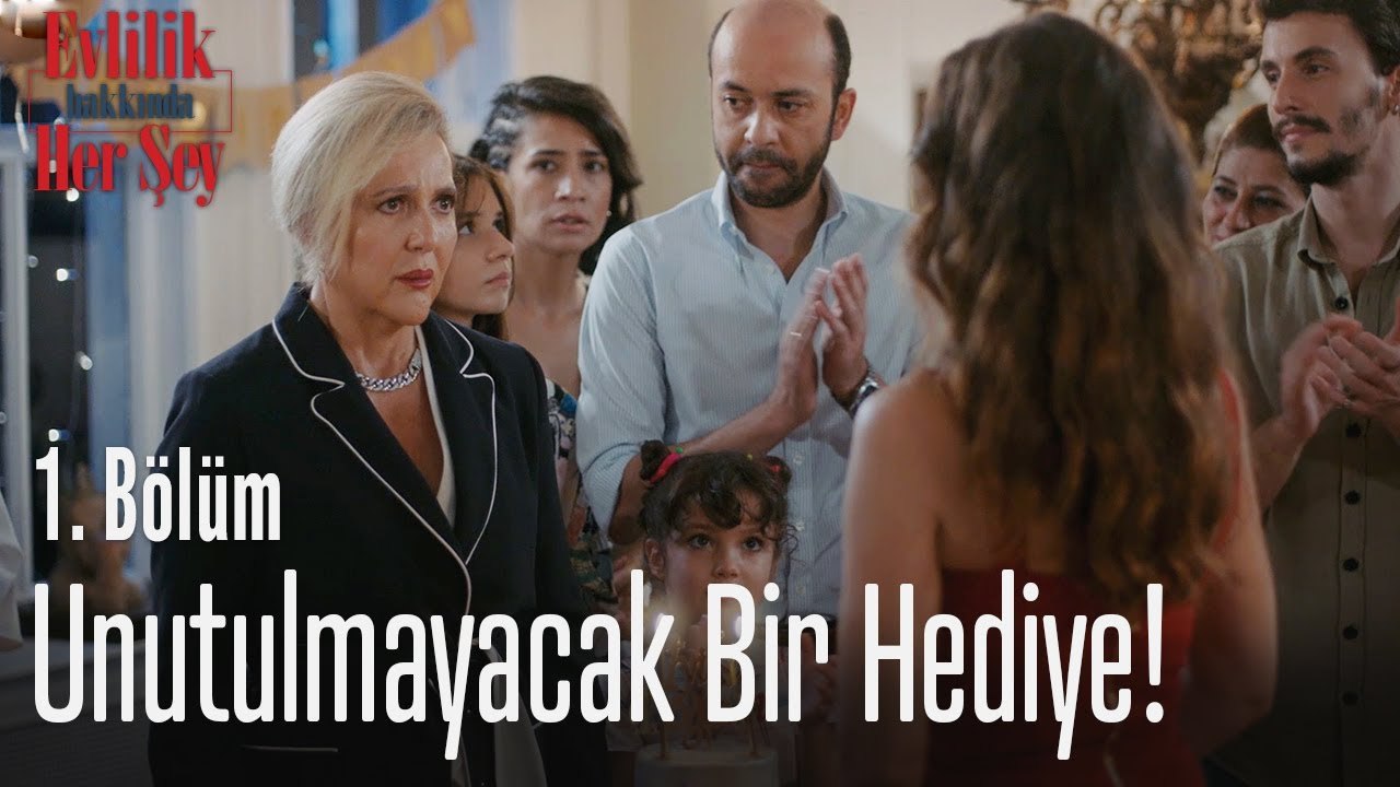Azra'dan annesine unutamayacağı bir hediye! - Evlilik Hakkında Her Şey 1. Bölüm
