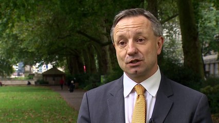 Energy boss says UK shoud decarbonise 'further and faster'