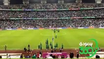 طرب الجماهير في المدرجات بعد فوز المنتخب السعودي على اليابان