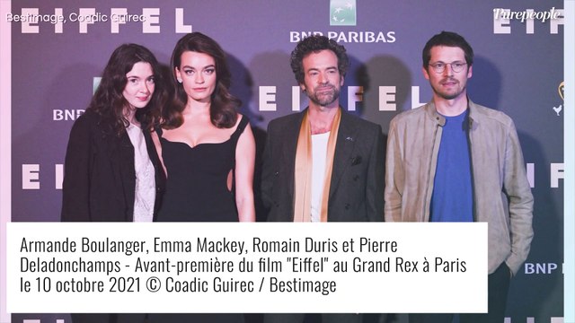 Romain Duris face à Emma Mackey, transformée : la star de Sex Education plus glamour que jamais