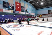 Curling 2022 Kış Olimpiyat Oyunları ön eleme müsabakaları Erzurum'da devam ediyor