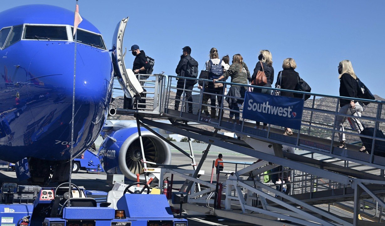 Southwest Continues to Cancel Flights After 2,000 Weekend Disruptions