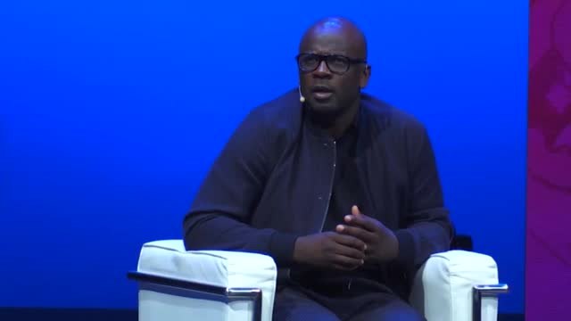 Racisme - Lilian Thuram demande de penser comme un être humain dans la lutte contre le racisme
