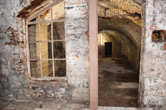 Visite de la cité souterraine du quartier Saint-Piat à Tournai