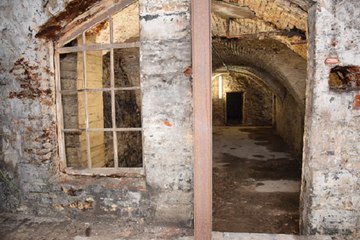 Visite de la cité souterraine du quartier Saint-Piat à Tournai
