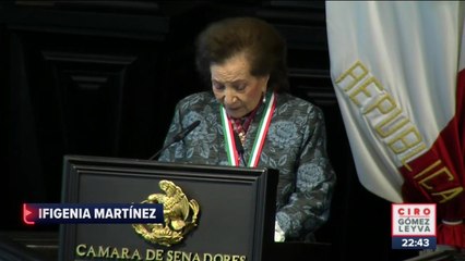 Entregan medalla Belisario Domínguez a la maestra Ifigenia Martínez