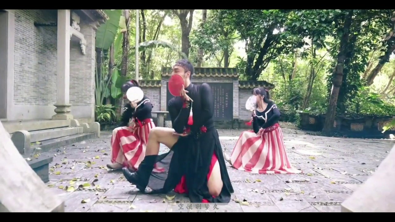 As long as a man has good dance skills, he can dance beautifully in women's dances.