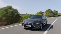 Der neue LEXUS ES 300h - Selbstladender Lexus Hybridantrieb und Fahrdynamik