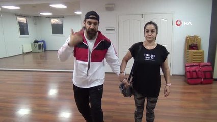 Kadınlar şiddete karşı savunma sporu öğreniyor