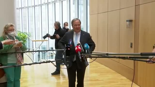 El líder de la CDU alemana ofrece su dimisión