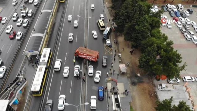 Son dakika! Beylikdüzü E-5 yan yolda zincirleme kaza: 1 yaralı