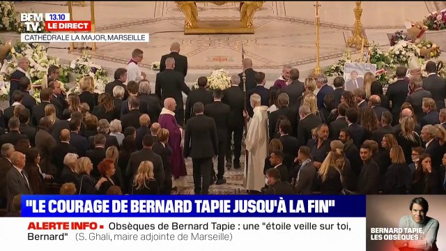 Obsèques de Bernard Tapie: le cercueil quitte la cathédrale de la Major