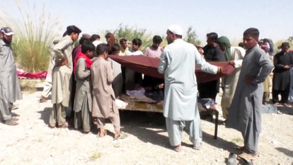 В Пакистане прощаются с жертвами землетрясения