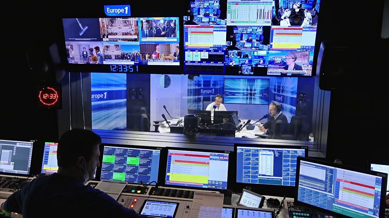 La foule, le glas et la corne de brume : Bernard Tapie salué une dernière fois à Marseille