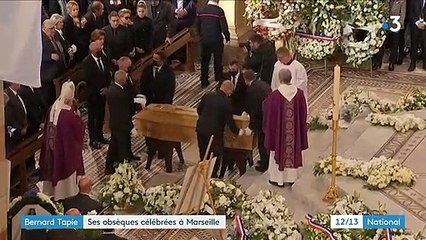 Mort de Bernard Tapie : les obsèques du "boss" à Marseille