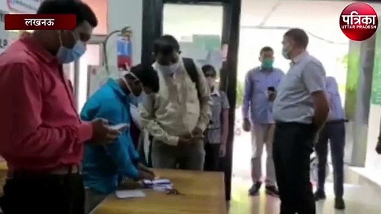 अचानक जिलाधिकारी पहुंचे नवल किशोर रोड सामुदायिक स्वास्थ्य केंद्र