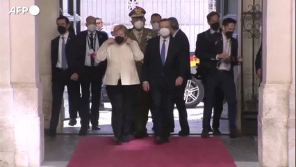 L'investitura di Angela Merkel: "Mario Draghi garante dell'euro"
