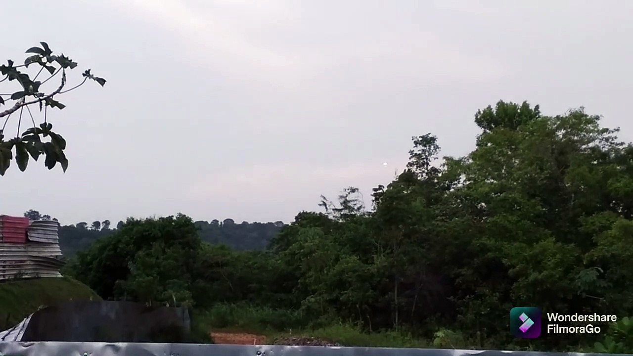 Airbus A321 PT-XPA vindo de Guarulhos e Boeing 737-400 N485UW vindo de San Juan para Manaus.