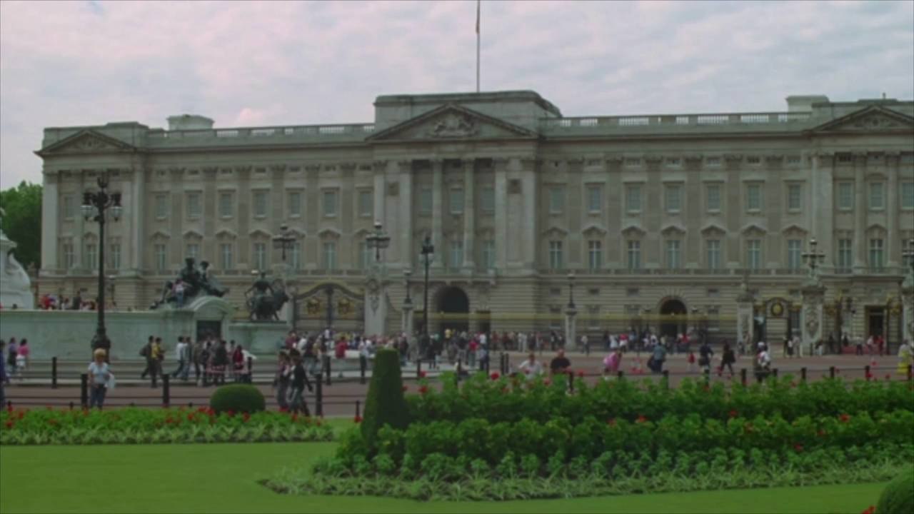 London's New Five-star Hotel Feels More Like a Private Club – and It's Steps Away From Buckingham Palace