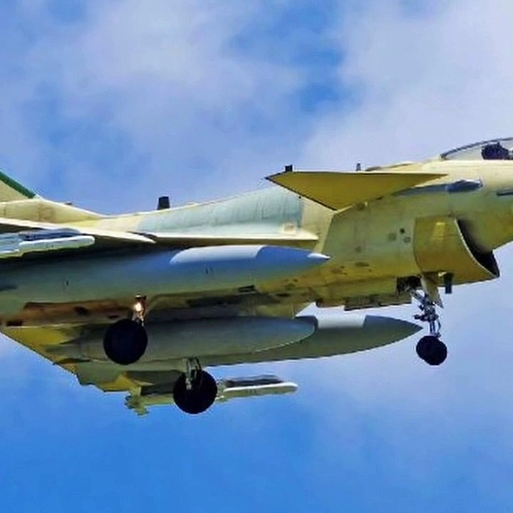 FA-18 HORNET MANEUVERABILITY