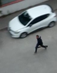 TAKİP ETTİĞİ HUSUMETLİSİNİ TÜFEKLE ÖLDÜRDÜ