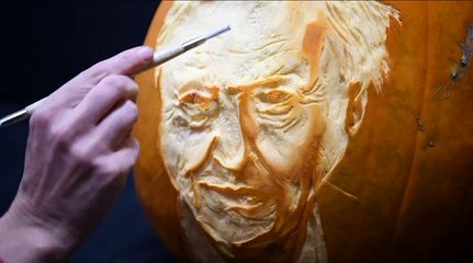 Pumpkin Carving to create David Attenborough