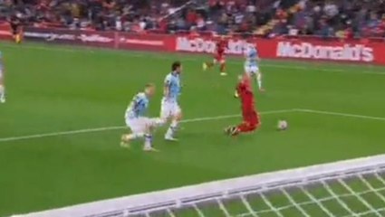 Burak'ın penaltı beklediği pozisyon isyan ettirdi! Milli futbolcuya tepki yağıyor