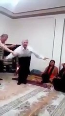 رجل عجوز فى وصلة رقص فشر أجدع راقصة ..شاهد