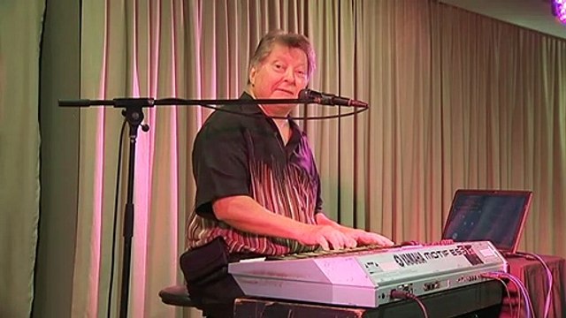 Qld community clubs throw open doors to hungry dancers