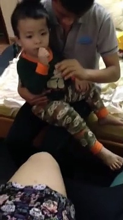How my Little Tiger learned to lick the lollipop