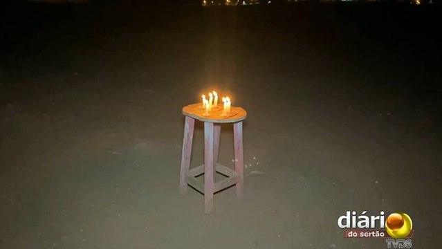 Sob luz de velas e lanternas, moradores denunciam falta de iluminação na zona norte de Cajazeiras