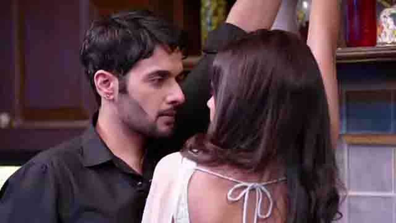 Molkki Episode Promo: Arjun gets close to Purvi; | FilmiBeat