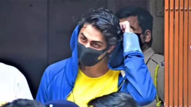 Aryan Khan का Arthur Road Jail में कैसा है Routine, चौंका देगा खुलासा | Boldsky
