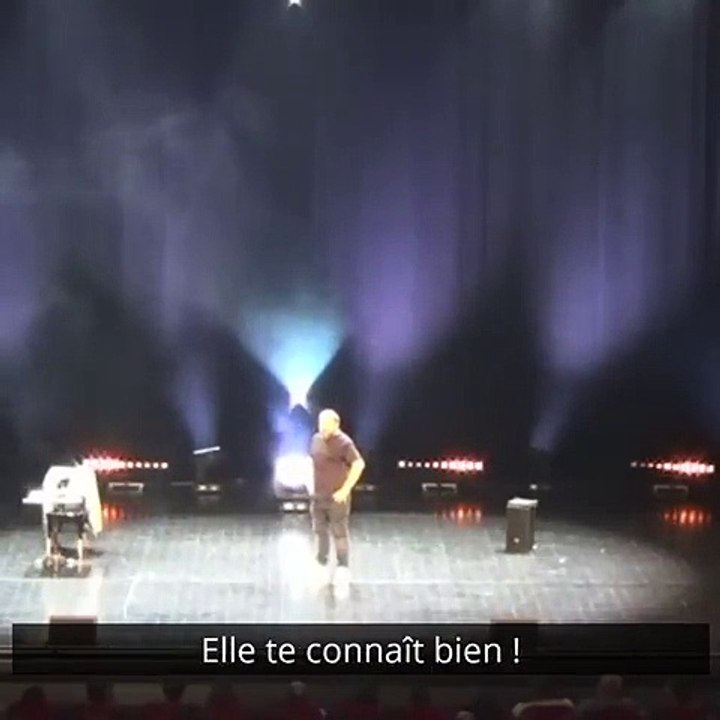 La vanne géniale d'Alban Ivanov à un spectateur qui dit qu'il n'aime pas son spectacle