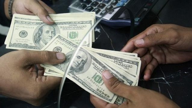 Dolar rekor üstüne rekor kırdı! Yerli ve yabancı son iki haftada 7 milyar dolar bozdurdu