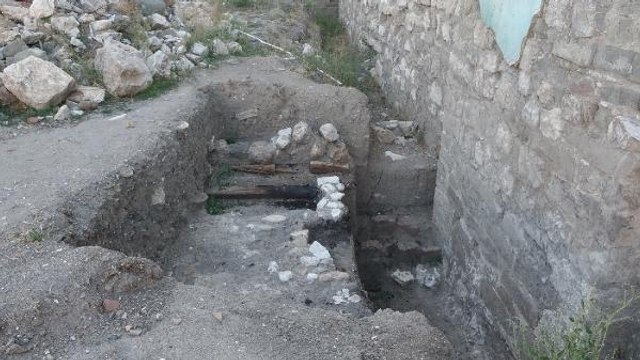 TARİHİ ÇORUM KALESİ'NDE YENİ KATMANLARA ULAŞILDI