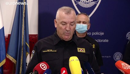 La policía croata despide a tres agentes por agredir a varios migrantes en la frontera con Bosnia