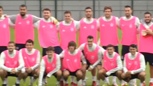 La Roja se viste de rosa en apoyo a la lucha contra el cáncer de mama