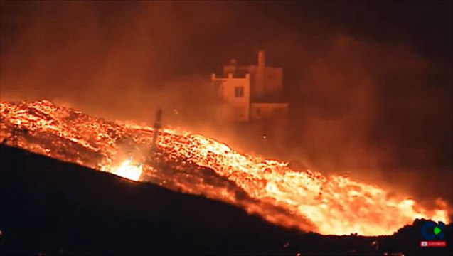 El cono del volcán sufre un derrumbe en la cara norte y las coladas causan nuevos daños
