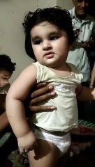 VIDEO: गांधीनगर में बालक को छोड़कर जाने वाला व्यक्ति सीसीटीवी में हुआ कैद