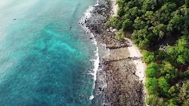 Relaxing Music with Gentle Beach, Waves and Peaceful Music