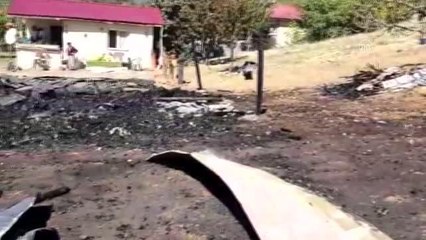 Prefabrik ev çıkan yangında kullanılamaz hale geldi