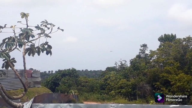 Airbus A320 PR-MHZ vindo de Brasília e Boeing 767-300ER PR-ABB vindo de Guarulhos antes de pousar em Manaus