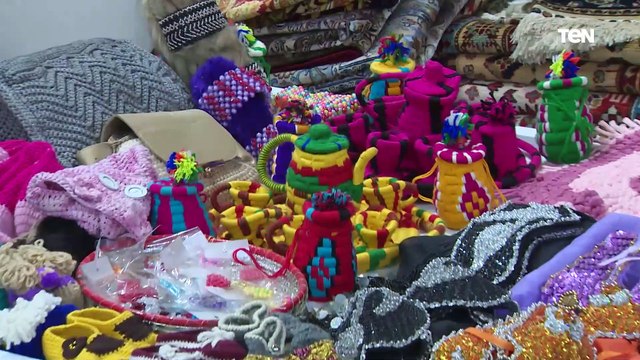 الرئيس عبد الفتاح السيسي يتفقد معرض تراثنا للحرف اليدوية والمنتجات التراثية