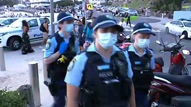 Some Sydneysiders celebrate early ahead of restrictions easing tomorrow