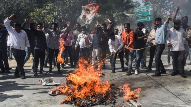 Opposition tears Yogi govt over Lakhimpur case