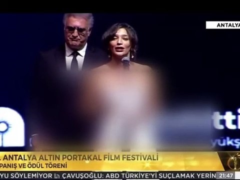 Ödül töreninde boş boş konuşan Nihal Yalçın'a sunucu Tamer Karadağlı bile dayanamadı!